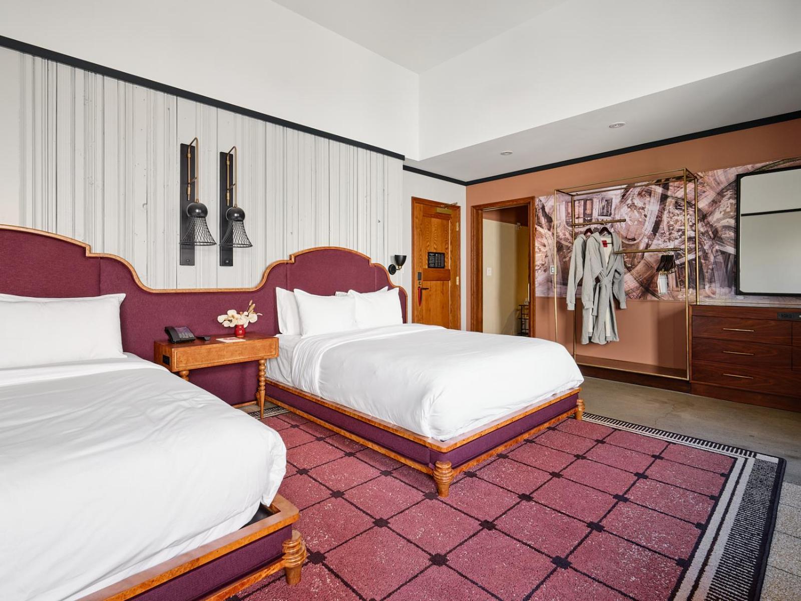 Detroit Foundation Hotel Bagian luar foto
